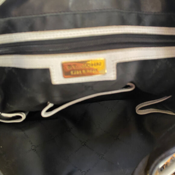 Vtg ST. JOHN Leather Drawstring Bucket Bag White Black Gold Rivets FLAWS READ - Picture 8 of 8